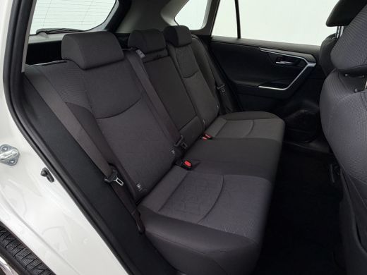 Toyota RAV4 2.0 VVT-iE Business Trekhaak (2000 kg) Adapt.Cruise Carplay Camera Voll.Dealer Onderhouden! ActivLease financial lease