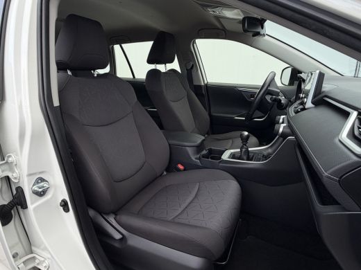 Toyota RAV4 2.0 VVT-iE Business Trekhaak (2000 kg) Adapt.Cruise Carplay Camera Voll.Dealer Onderhouden! ActivLease financial lease