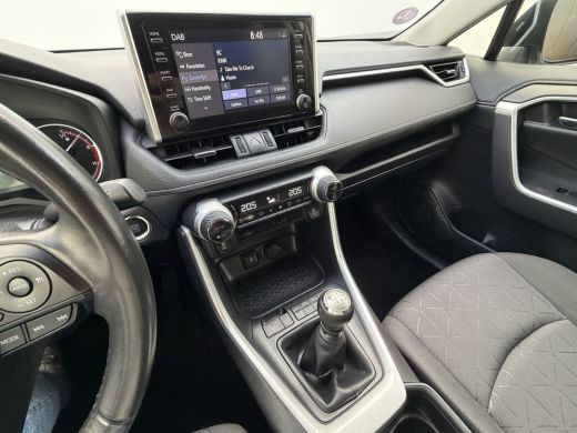 Toyota RAV4 2.0 VVT-iE Business Trekhaak (2000 kg) Adapt.Cruise Carplay Camera Voll.Dealer Onderhouden! ActivLease financial lease