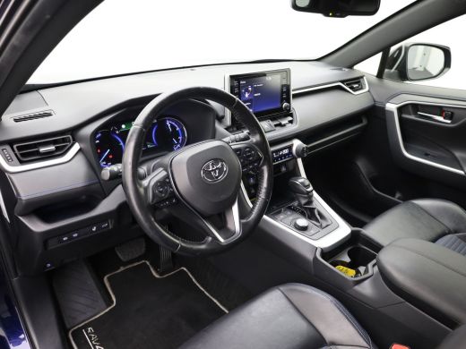 Toyota RAV4 2.5 Hybrid AWD Bi-Tone | Trekhaak afnb. | Elk. A-klep | Stuur & Stoel verw. | Keyless | Prijs Rij... ActivLease financial lease