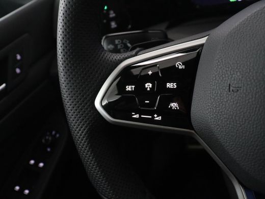 Volkswagen Golf 1.4 eHybrid GTE | SOH 90,0% | Panoramadak | Leder | Adaptive cruise | Memory | Trekhaak | Stuur/s... ActivLease financial lease