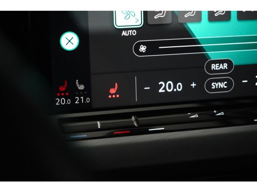 Volkswagen Golf 1.4 eHybrid Style l Elektr. Stoel incl Memory l Trekhaak Elektr. l Velours Bekleding l Stoelverwa... ActivLease financial lease