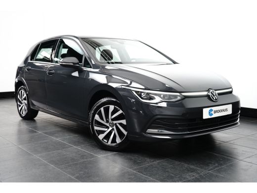 Volkswagen Golf 1.4 eHybrid Style l Elektr. Stoel incl Memory l Trekhaak Elektr. l Velours Bekleding l Stoelverwa... ActivLease financial lease