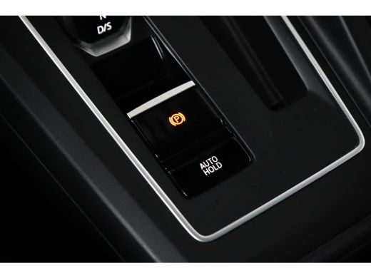 Volkswagen Golf 1.4 eHybrid Style l Elektr. Stoel incl Memory l Trekhaak Elektr. l Velours Bekleding l Stoelverwa... ActivLease financial lease