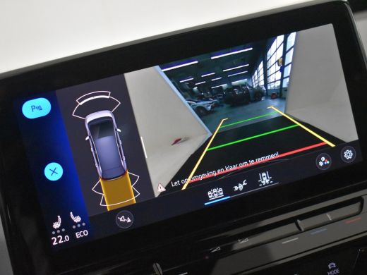 Volkswagen ID.3 First Plus 58 kWh l Afneembare Trekhaak | Stoel- en stuurverwarming | Matrix verlichting | Achter... ActivLease financial lease