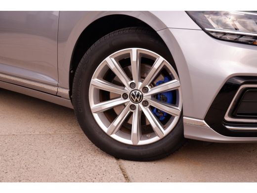Volkswagen Passat Variant 1.4 TSI PHEV GTE Business | Pano | Elek. Trekhaak | Carplay | LED | Camera | Navi | Alcan... ActivLease financial lease