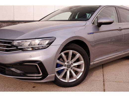 Volkswagen Passat Variant 1.4 TSI PHEV GTE Business | Pano | Elek. Trekhaak | Carplay | LED | Camera | Navi | Alcan... ActivLease financial lease