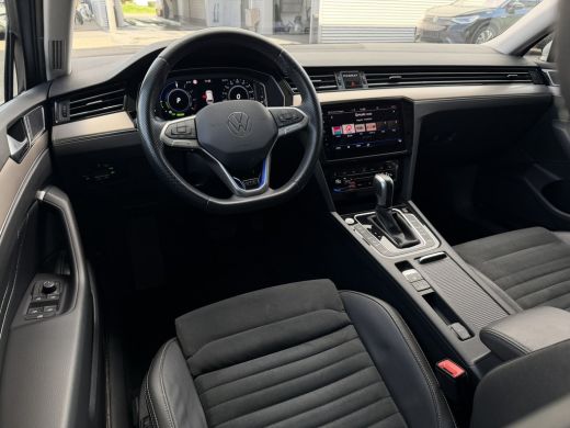 Volkswagen Passat Variant 1.4 TSI PHEV GTE Business | Pano | Elek. Trekhaak | Carplay | LED | Camera | Navi | Alcan... ActivLease financial lease