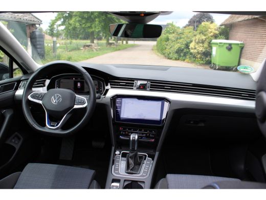 Volkswagen Passat Variant 1.4 TSI PHEV GTE Business SOh 91,2% IQ LIGHT NAVI PANO TREKHAAK 134000KM!!! ActivLease financial lease