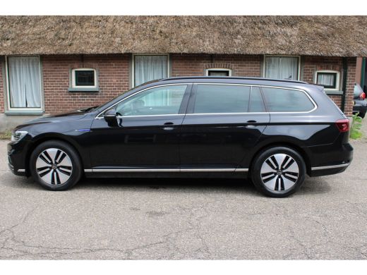 Volkswagen Passat Variant 1.4 TSI PHEV GTE Business SOh 91,2% IQ LIGHT NAVI PANO TREKHAAK 134000KM!!! ActivLease financial lease