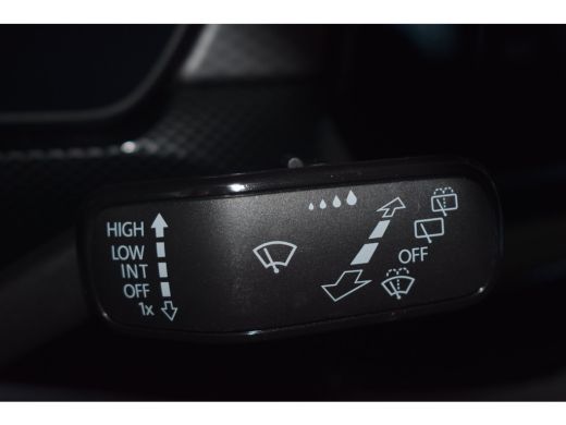 Volkswagen Polo Life Edition | 'App-Connect' smartphone integratie | Buitenspiegels elektrisch instel- verwarm- e... ActivLease financial lease