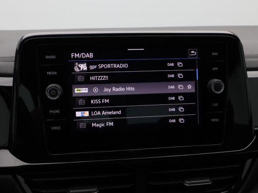 Volkswagen T-Roc 1.5 TSi 150 Pk Automaat R-Line Business | Carplay | Adaptive Cruise | Stoelverwarming | LED | 18 ... ActivLease financial lease