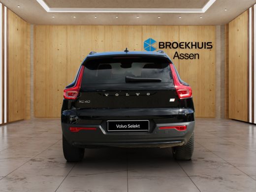 Volvo  XC40 Recharge Core 70 kWh | BLIS | Camera | Stoel + Stuur Verwarming | Keyless Start / Entry | DAB | ActivLease financial lease