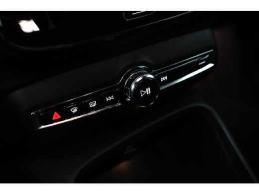 Volvo  XC40 Recharge P8 AWD R-Design | Camera | Warmtepomp | 20'' | Apple Carplay/Android Auto | Adapt. Cruise | ActivLease financial lease