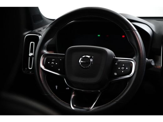 Volvo  XC40 Recharge P8 AWD R-Design | Camera | Warmtepomp | 20'' | Apple Carplay/Android Auto | Adapt. Cruise | ActivLease financial lease