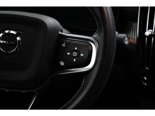 Volvo  XC40 Recharge P8 AWD R-Design | Camera | Warmtepomp | 20'' | Apple Carplay/Android Auto | Adapt. Cruise | ActivLease financial lease