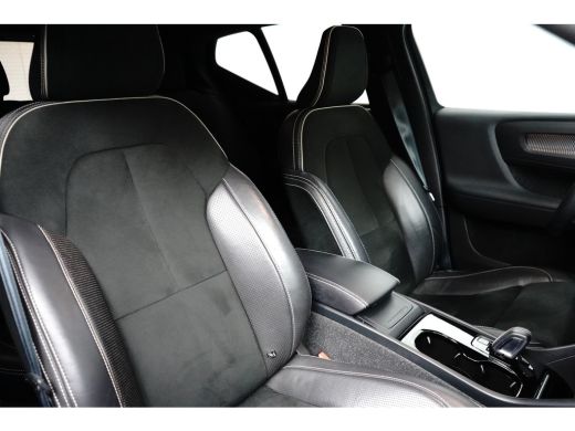 Volvo  XC40 Recharge P8 AWD R-Design | Camera | Warmtepomp | 20'' | Apple Carplay/Android Auto | Adapt. Cruise | ActivLease financial lease