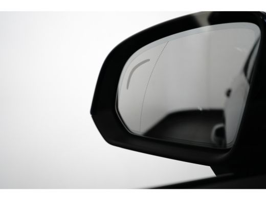 Volvo  XC40 Recharge P8 AWD R-Design | Camera | Warmtepomp | 20'' | Apple Carplay/Android Auto | Adapt. Cruise | ActivLease financial lease