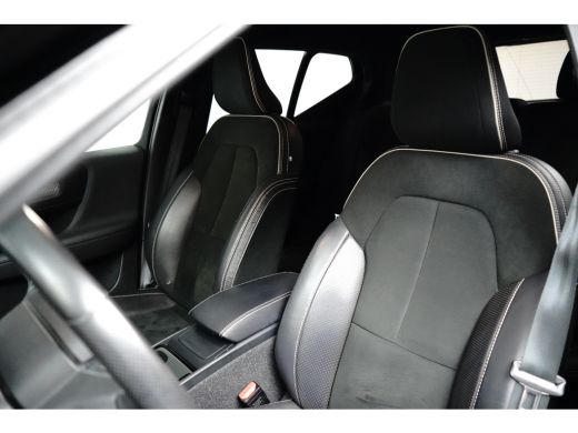 Volvo  XC40 Recharge P8 AWD R-Design | Camera | Warmtepomp | 20'' | Apple Carplay/Android Auto | Adapt. Cruise | ActivLease financial lease
