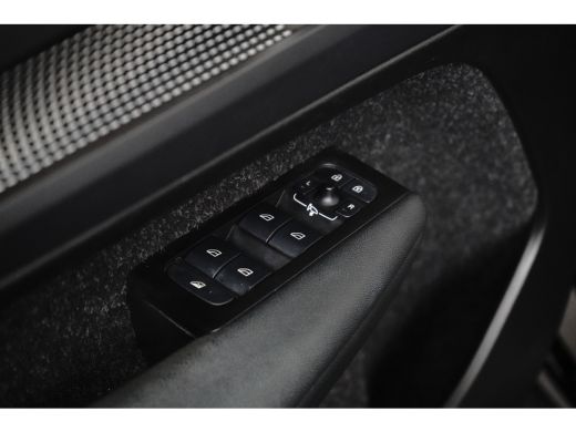 Volvo  XC40 Recharge P8 AWD R-Design | Camera | Warmtepomp | 20'' | Apple Carplay/Android Auto | Adapt. Cruise | ActivLease financial lease