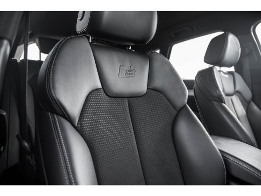 Audi Q5 55 TFSI e S edition Competition l S-Line in & Ext. l Elektr. Stoel l Stoelverwarming l Camera l A... ActivLease financial lease