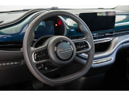 Fiat 500e Icon 42 kWh | Camera | Stoelverwarming | Parkeersensoren | Apple Carplay & Android Auto | Climate... ActivLease financial lease