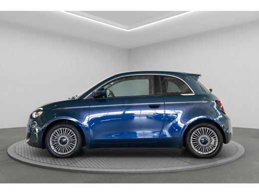 Fiat 500e Icon 42 kWh | Camera | Stoelverwarming | Parkeersensoren | Apple Carplay & Android Auto | Climate... ActivLease financial lease