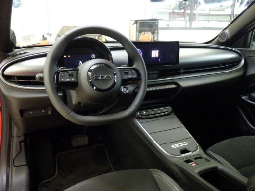 Fiat 600 1.2 Hybrid Sport 145pk Tot 8 Jaar Garantie! | Navigatie | Achteruitrijcamera | Elektr. Stoelen | ... ActivLease financial lease