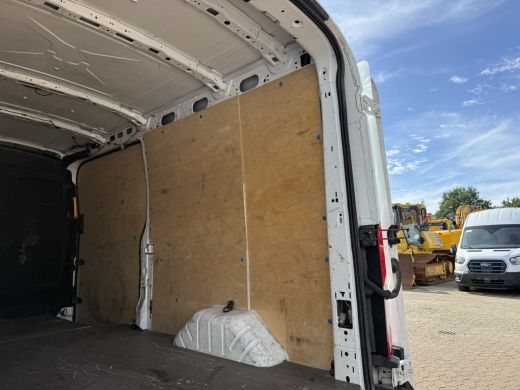 Ford E-Transit 68kWh 184PK L3H2 317km WLTP 94% (SOH) BEV Snelladen Carplay Climate control Camera Parkeersensore... ActivLease financial lease