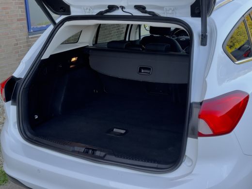 Ford Focus 1.0 ECOBOOST AUT8 TITANIUM X NAVI CAMERA APPLE-CARPLAY LED LMV PDC ActivLease financial lease