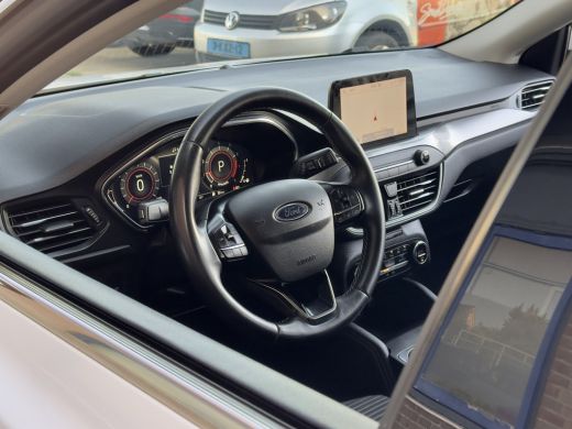 Ford Focus 1.0 ECOBOOST AUT8 TITANIUM X NAVI CAMERA APPLE-CARPLAY LED LMV PDC ActivLease financial lease