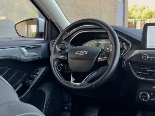 Ford Focus 1.0 ECOBOOST AUT8 TITANIUM X NAVI CAMERA APPLE-CARPLAY LED LMV PDC ActivLease financial lease