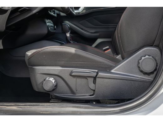 Ford Focus 1.0 EcoBoost Hybrid ST-Line | Stoel/stuur/voorruit verwarming | Apple Carplay/Android Auto | Crui... ActivLease financial lease