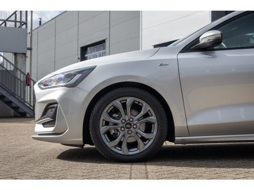 Ford Focus 1.0 EcoBoost Hybrid ST-Line | Stoel/stuur/voorruit verwarming | Apple Carplay/Android Auto | Crui... ActivLease financial lease