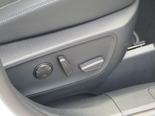 Ford Kuga 2.5 PHEV Active X | Panoramadak | Trekhaak | Matrix LED | 19 Inch | AGR Stoelen | B&O Audio | Ada... ActivLease financial lease