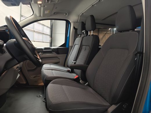 Ford Transit Custom 320 2.5 PHEV L2H1 Limited DC 233PK 6 Persoons | Camera | Carplay | Fabrieksgarantie tot 11-2029 ActivLease financial lease
