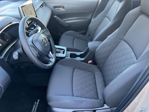 Toyota Corolla Cross Hybrid 140 Dynamic | Mud Bath metallic | Nieuw uit voorraad leverbaar | ActivLease financial lease