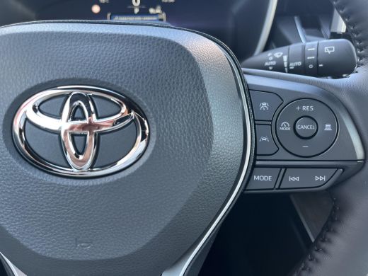 Toyota Corolla Cross Hybrid 140 Dynamic | Mud Bath metallic | Nieuw uit voorraad leverbaar | ActivLease financial lease