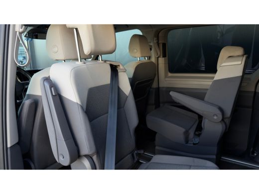 Volkswagen Multivan 245pk 1.5 eHybrid L2 4Motion | Trekhaak | Vis-A-Vis | 4 Seizoenen Banden | ActivLease financial lease