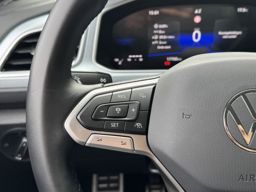Volkswagen T-Roc TSI 115PK LIFE GOAL EDITION NAVI/CARPLAY/PDC ActivLease financial lease