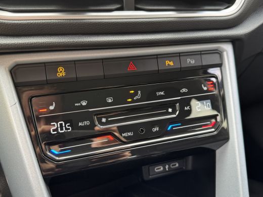 Volkswagen T-Roc TSI 115PK LIFE GOAL EDITION NAVI/CARPLAY/PDC ActivLease financial lease