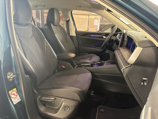 Volkswagen Tayron 1.5 TSI eHybrid 204PK DSG HYBRID ELEGANCE 360&deg;CAMERA/TREKHAAK/IQ.LIGHT/KEYLESS ActivLease financial lease
