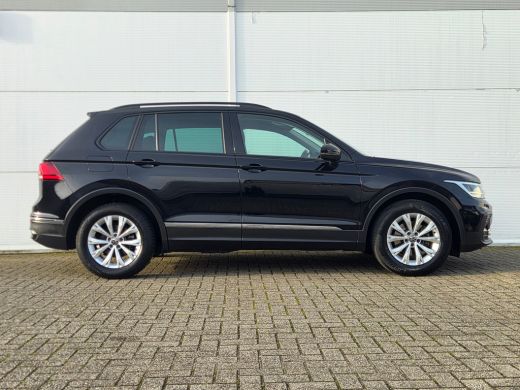 Volkswagen Tiguan 1.5 TSI Life Business Cruise control adaptief met stop&go / keyless entry/start / hill hold ActivLease financial lease