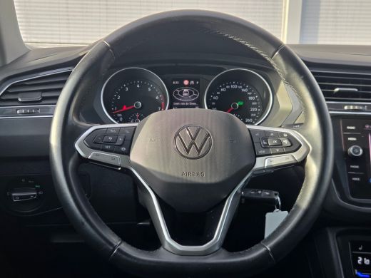 Volkswagen Tiguan 1.5 TSI Life Business Cruise control adaptief met stop&go / keyless entry/start / hill hold ActivLease financial lease