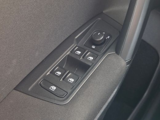 Volkswagen Tiguan 1.5 TSI Life Business Cruise control adaptief met stop&go / keyless entry/start / hill hold ActivLease financial lease