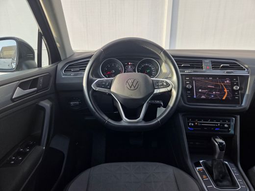 Volkswagen Tiguan 1.5 TSI Life Business Cruise control adaptief met stop&go / keyless entry/start / hill hold ActivLease financial lease