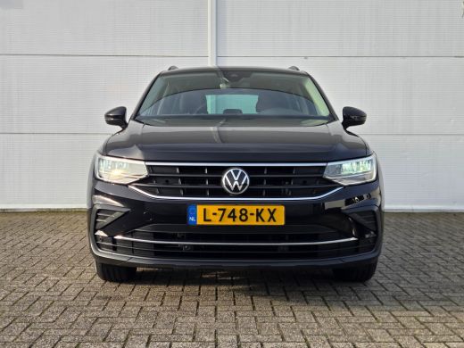 Volkswagen Tiguan 1.5 TSI Life Business Cruise control adaptief met stop&go / keyless entry/start / hill hold ActivLease financial lease