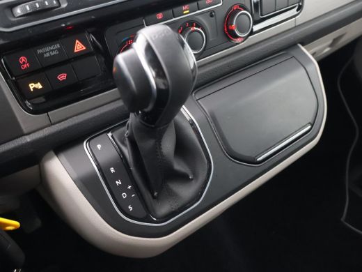 Volkswagen Transporter 2.0 TDI 150 PK DSG L2H1 HIGHLINE + 2 SCHUIFDEUREN | APPLE CARPLAY | TREKHAAK | COMFORTSTOELEN ActivLease financial lease