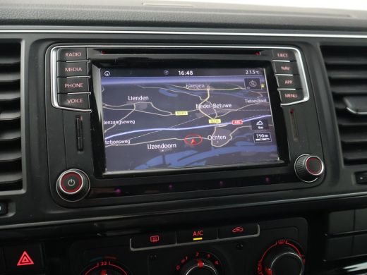 Volkswagen Transporter 2.0 TDI 150 PK DSG L2H1 HIGHLINE + 2 SCHUIFDEUREN | APPLE CARPLAY | TREKHAAK | COMFORTSTOELEN ActivLease financial lease