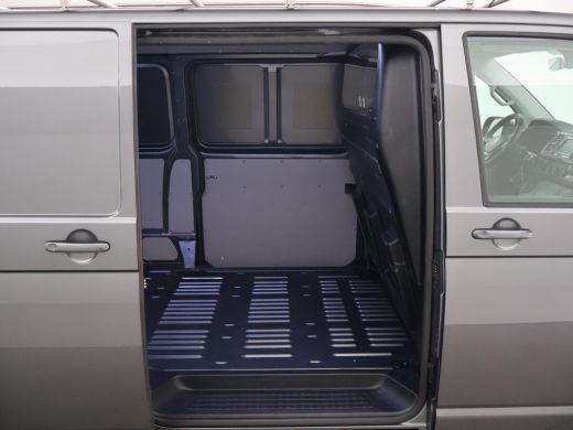 Volkswagen Transporter 2.0 TDI 150 PK DSG L2H1 HIGHLINE + 2 SCHUIFDEUREN | APPLE CARPLAY | TREKHAAK | COMFORTSTOELEN ActivLease financial lease